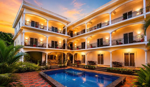 Morjim Sunset Hotel - 300 Meter to Morjim Beach with Pool & Kitchen Apartments