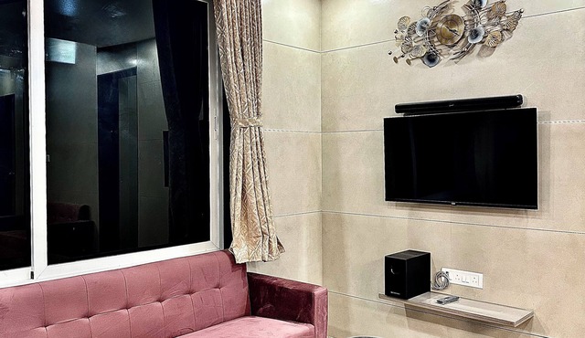 Mount Altitude 4-bedroom villa in beautiful Lonavala with private pookl