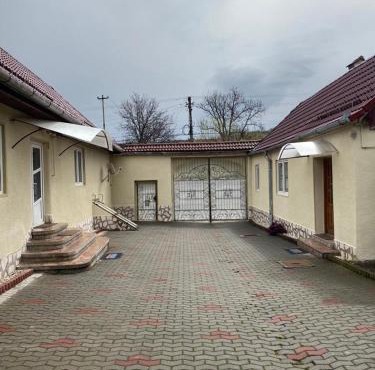 Mountain Countryside House & Courtyard near Sibiu