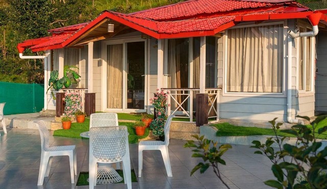 Mountain Retreat By Ebony Stays –Luxury Villa in Mukteshwar with Himalayan Views