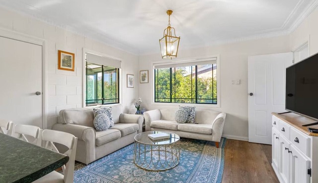 Mountain Views: SO close to restuarants and shopping + pet friendly in Milton