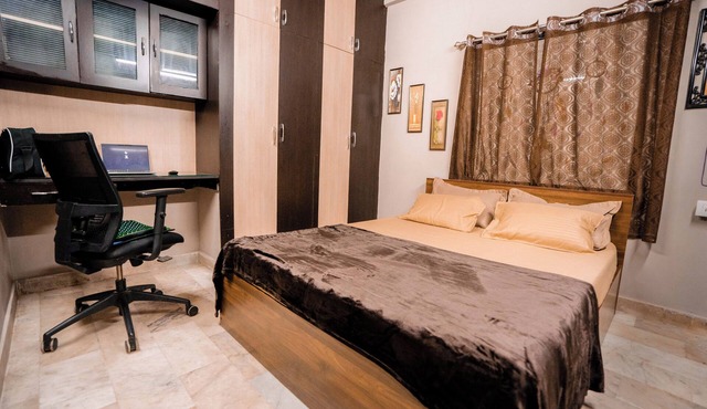 Movie Night Retreat, Self Check-In, Couples & Solo Paradise, Near Nexus Mall