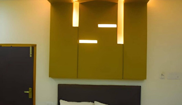 MRT Grand Residency