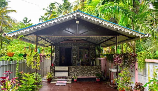Mullavayalil Tourist Home