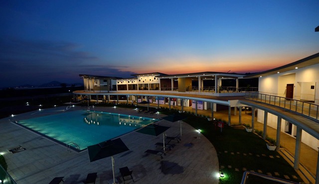 MWC Club by Downtown