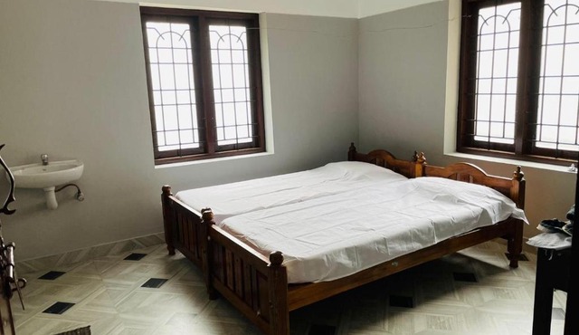 NAAZ ROOMS