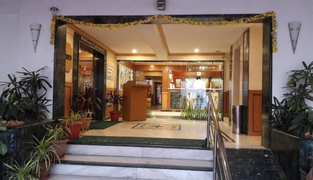 Nahar Manchester Inn