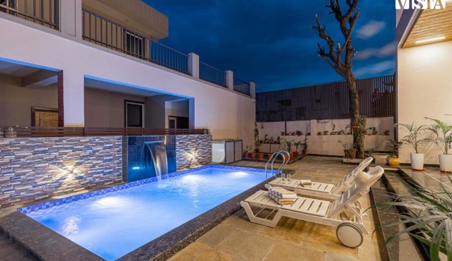 Nakeshatra Villa by VEO - Part of StayVista with Pool, Lawn, Balcony at city center in Udaipur
