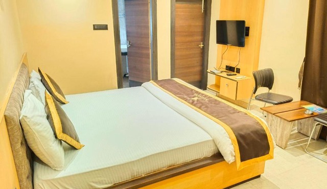 NAKSHATRA Hotel, Restaurant & Banquet