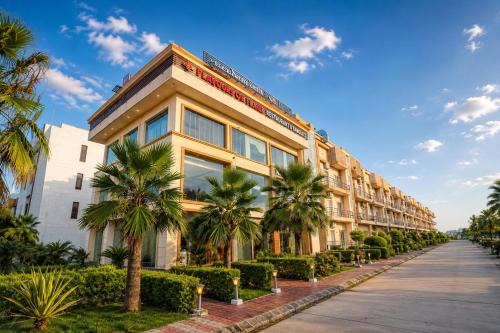 Nandan Retreat 4-Star Hotel & Luxury Villas Near Prem Mandir, Vrindavan