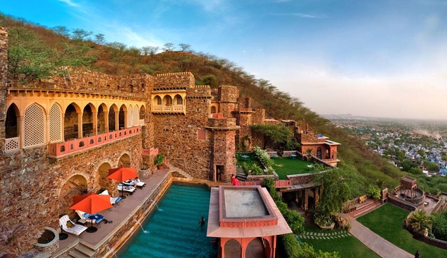 Neemrana Fort-Palace