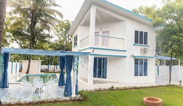 Neil Tarang Villa , Modern private pool villa with garden near Mumbai