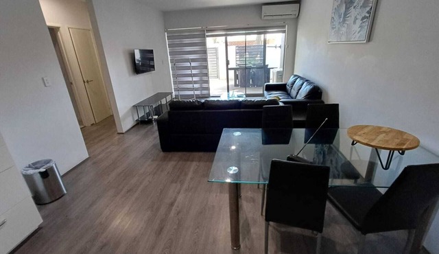Nice Two Bedroom Apartment with courtyard/balcony in secure complex in Kelmscott