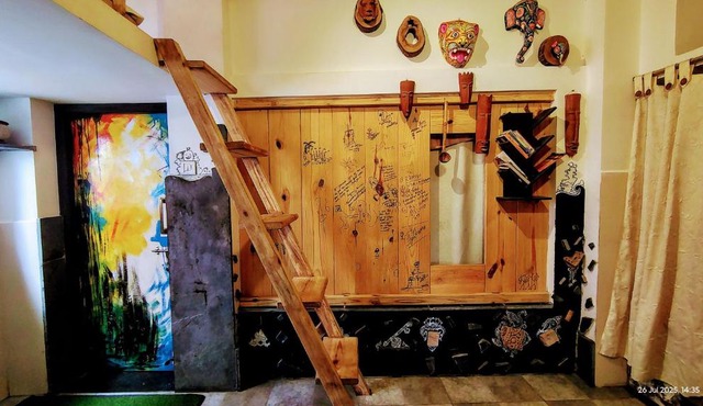 NIRMAN HOMESTAY 5 minutes walk to beach