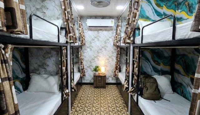 Nithyanand Male Cabinstay dormitory