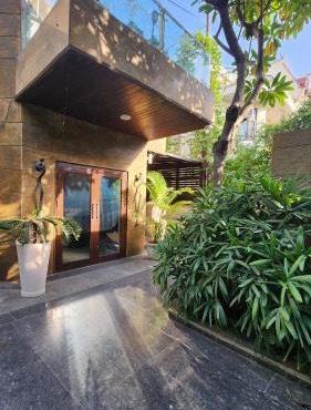 Nivasa Villa - 5 BHK Triplex House Near Cyberhub