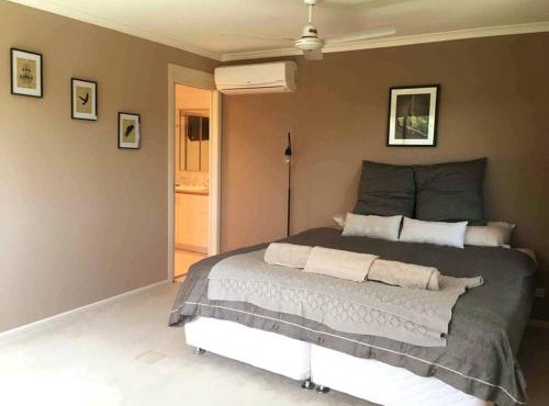 Noosa hinterland acreage close to the beach in Ninderry