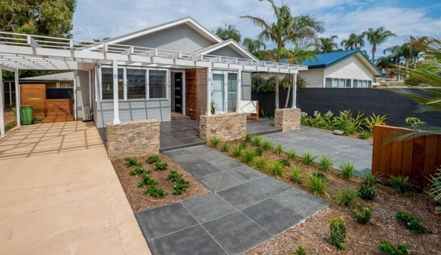 North Avoca Beach Cottage