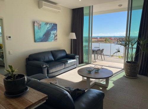 Northshore Nirvana, Mantra Building in Geraldton
