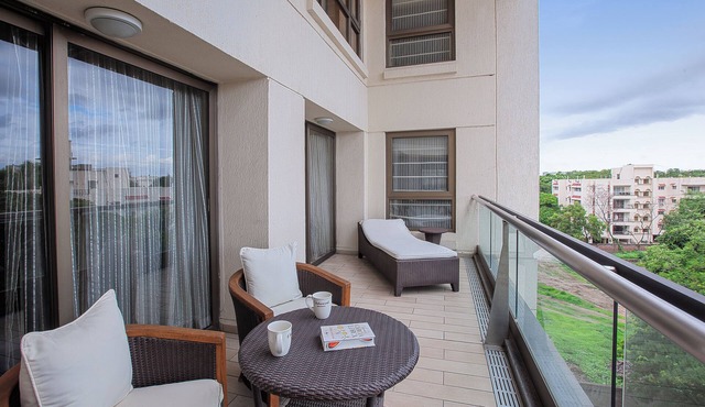 Oakwood Residence Naylor Road Pune