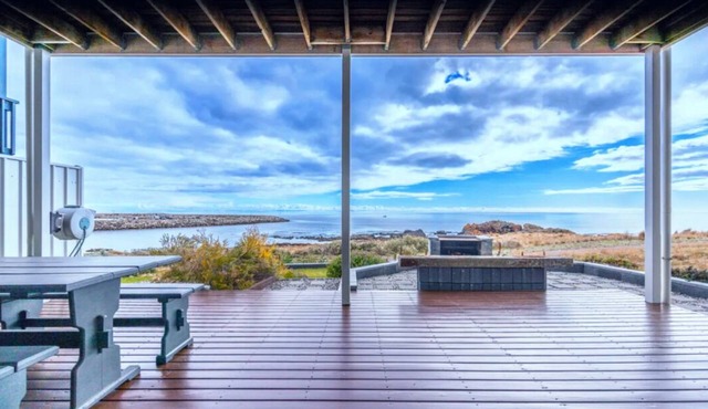 Oceanfront Retreat Wirrina Cove Fleurieu Coast in Wirrina Cove