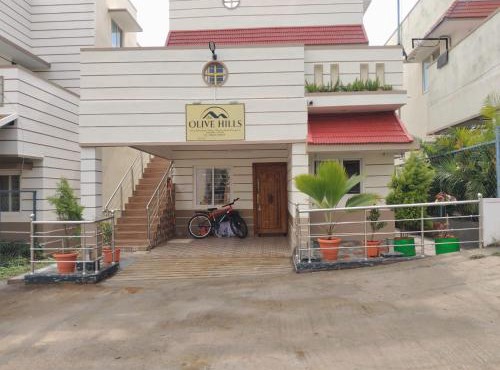 Olive Hills-Families Only-First Floor Guest House