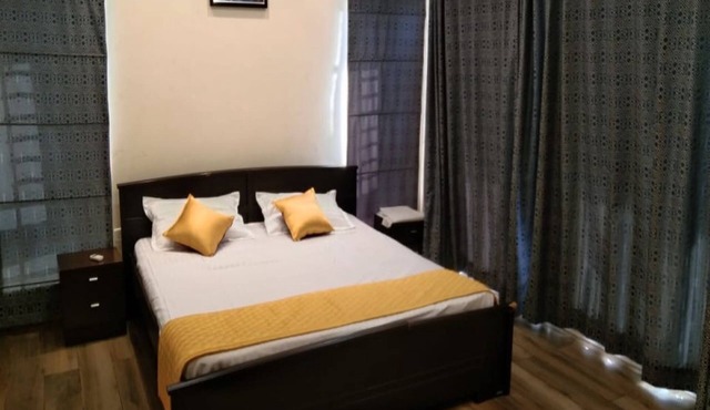Olive Inn Luxurious 4-BHK Individual Villa w/Indoor Swimming Pool