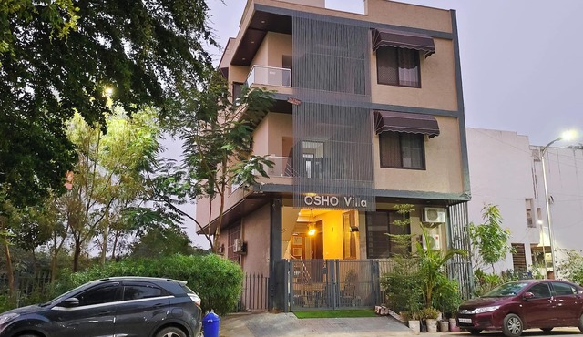 OSHO Villa Homestay, 5 minutes to the Jaipur Airport, Garden View AC Rooms,