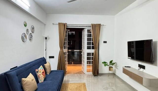 Osprey House: Modern AC 1BHK Stay by Bleisure