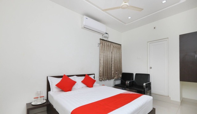 OYO 15601 Bhimas Residency