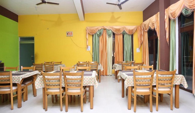 OYO 19409 Hotel Sunita And Restaurant