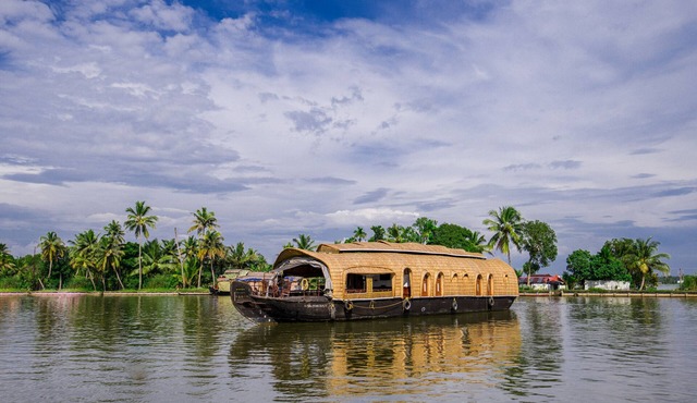 OYO 24271 Houseboat My Trip 2bhk