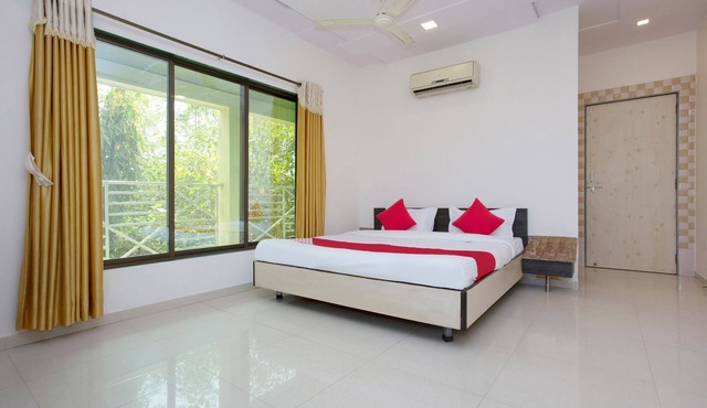 OYO 28363 Hotel Sai Icon Residency