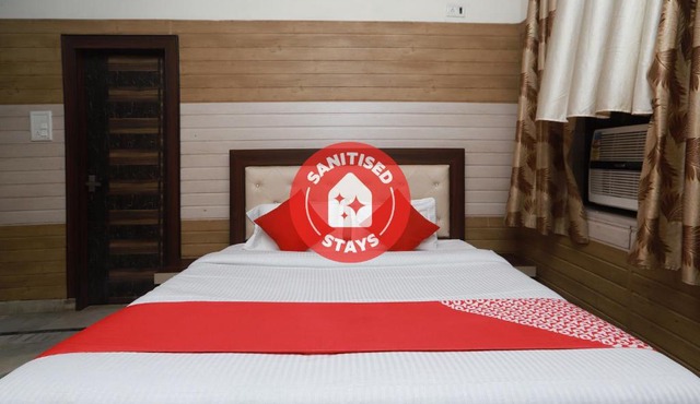OYO 37971 Mayur Resort