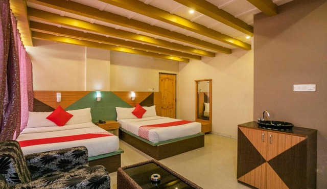 OYO 436 Emirates Suites