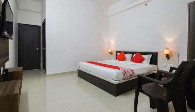 OYO 62422 Hotel Kriti Palace