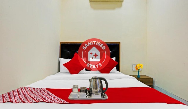 OYO 70191 Hotel Crown