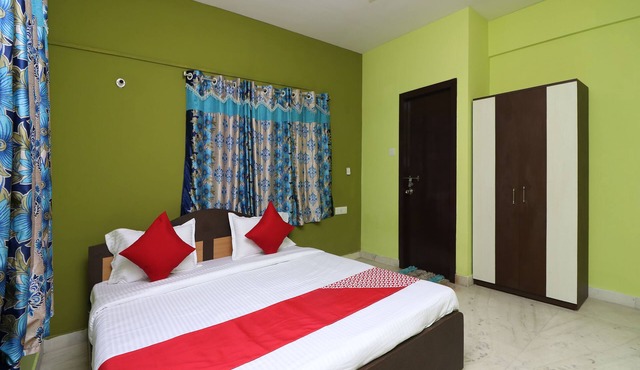 OYO 7111 Fanindra Guest House