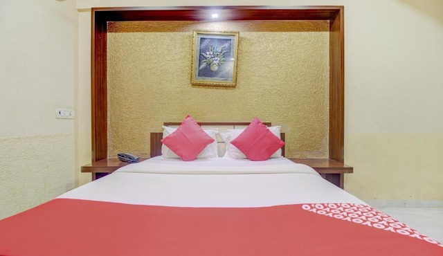 OYO 75839 Hotel Rex Plaza