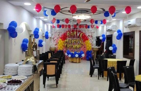 OYO 92654 Hotel Om Palace