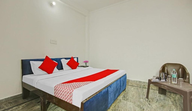 OYO Flagship Mannat Residency Near Shiv Vihar Metro Station