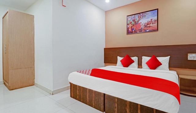 OYO Flagship Star Inn Near Durgam Cheruvu