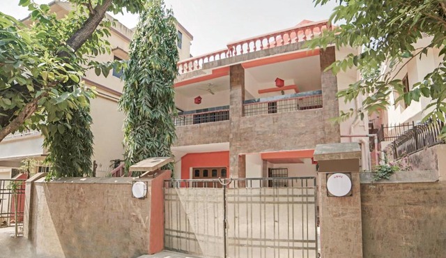 OYO Home 78238 Artistic Stay Near Baramunda Bus Stand