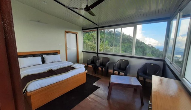 OYO HOME 90469 Sadhana Holiday Home