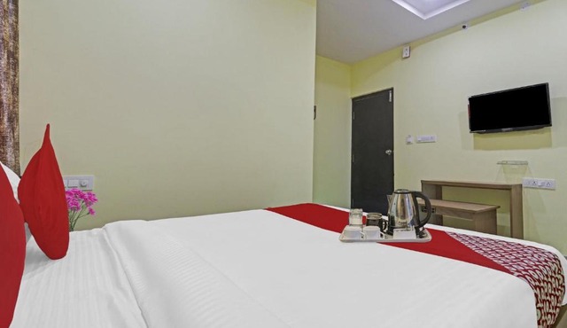 OYO Hotel R Square