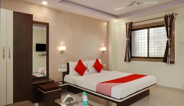 OYO Orient Bay Inn