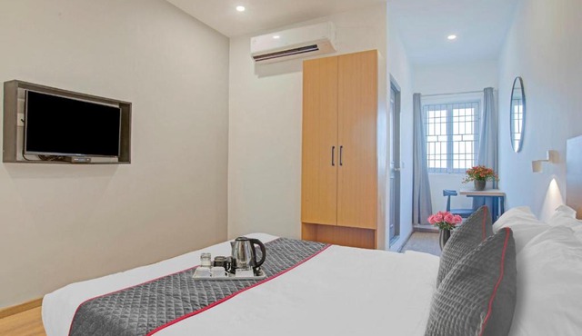 OYO Townhouse 1012 G-Cloud