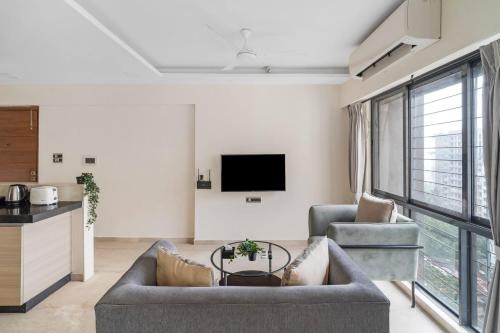 Palermo Studio Modern Quiet Prime Spot