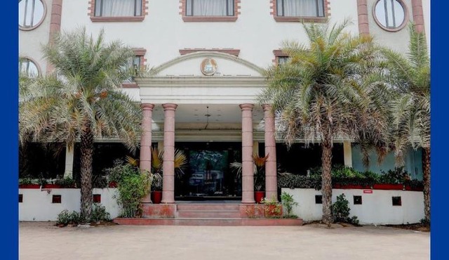 Palette by CheckIn Anand Formerly Hotel La Casa Inn