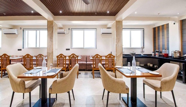 Palette Hotel Pune, Midc Chinchwad